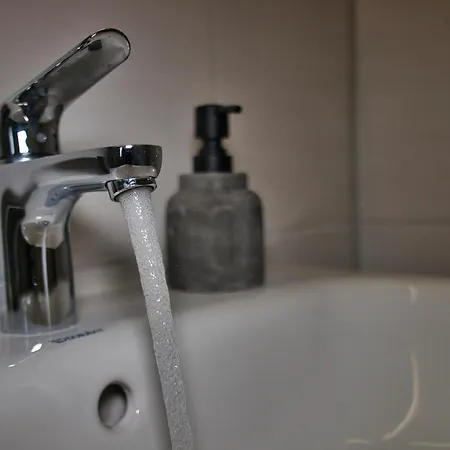 Appartement Rr - Tiny - Parking - Kitchen - Wifi Maagdenburg