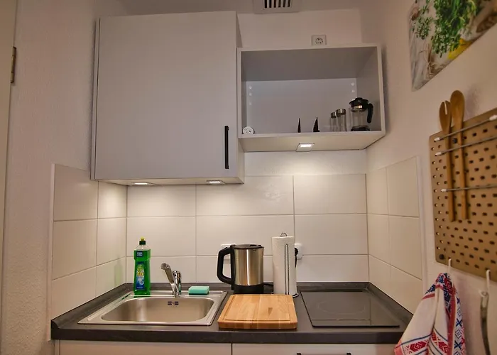 Rr - Tiny - Parking - Kitchen - Wifi Lägenhet